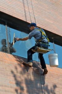 شركة صيانة و تركيب كلادينج بالرياض